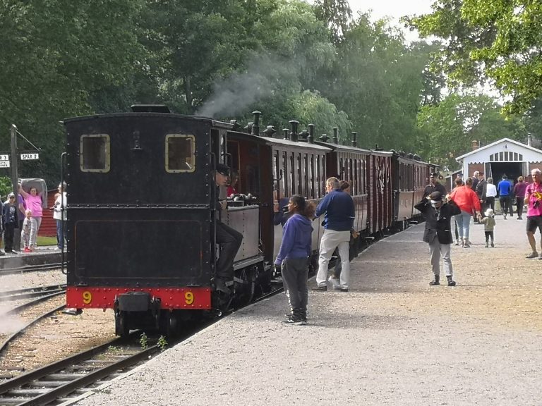 Eine Rundtour mit Schiff und Eisenbahn
