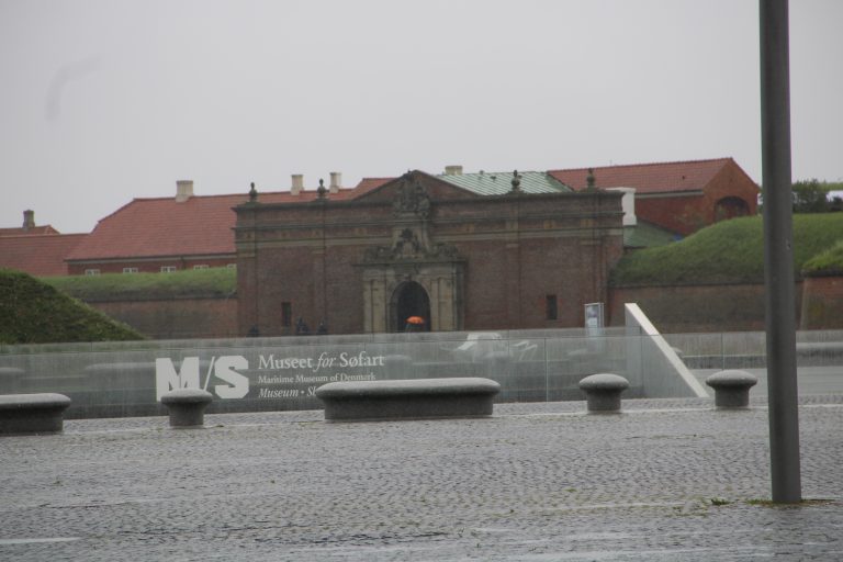 Wir schwimmen ins Seefahrtmuseum M/S Museet for Søfart
